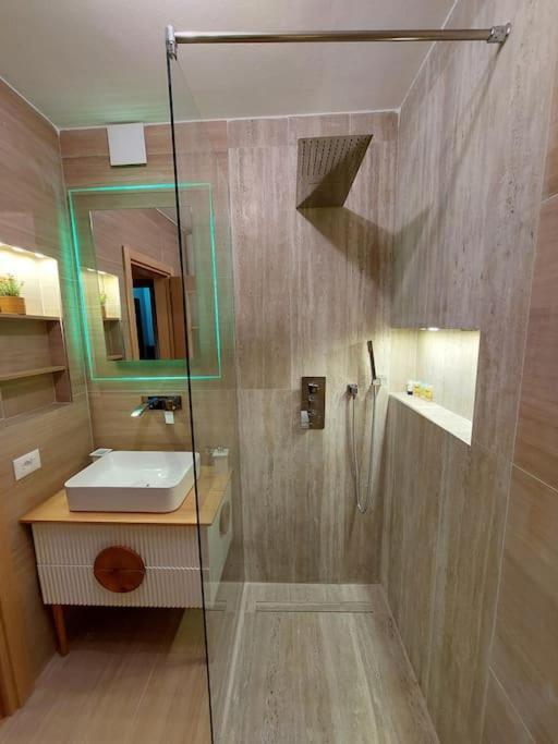 Frequency 286 Tirane Apartment Екстериор снимка